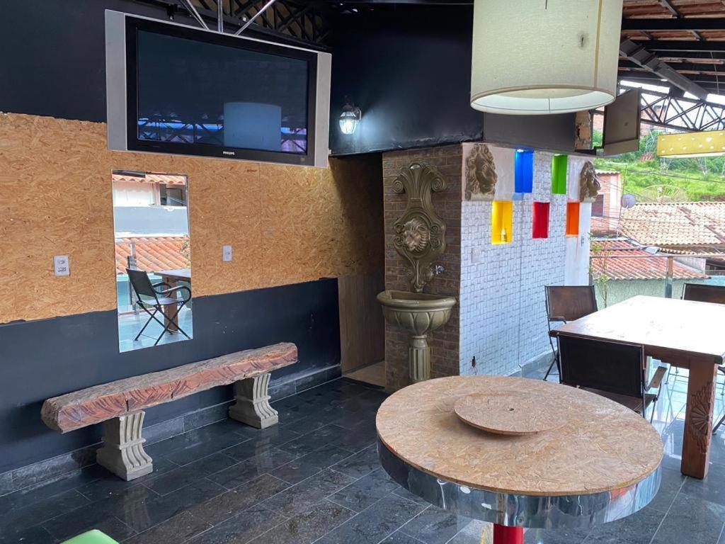 Hostel & Belo Vale Santa Luzia (Minas Gerais)